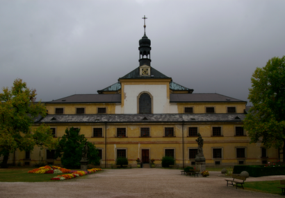 Jižní průčelí hospitálu v nádvoří