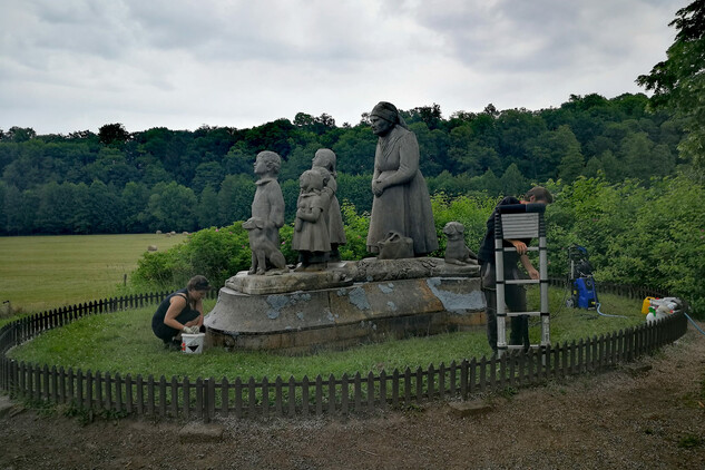 V Ratibořicích prošlo významným restaurátorským zásahem sousoší Babička s dětmi, neboť v letošním roce uplynulo 100 let od instalace této ikonické sochy